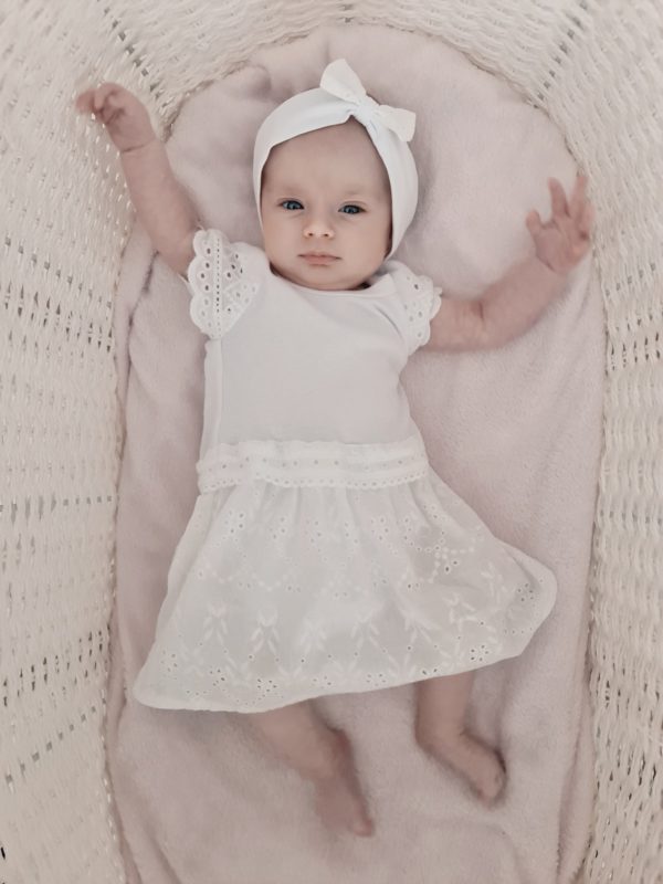 biele madeirové šaty pre bábätko